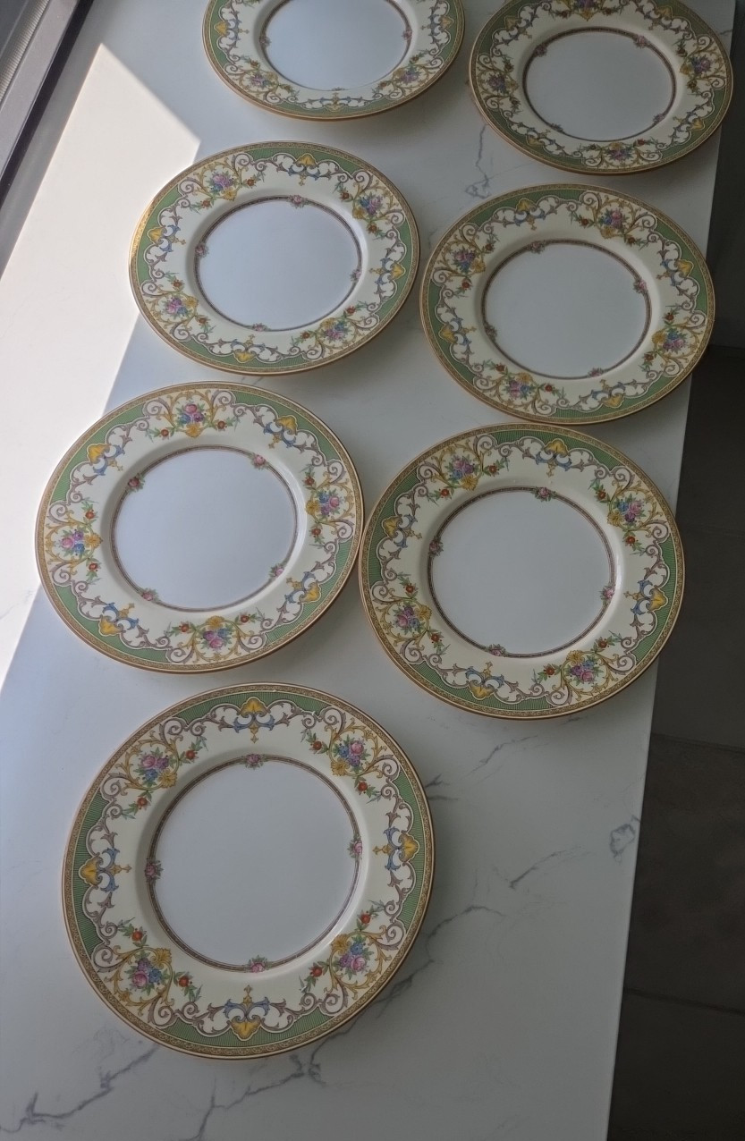 7 VINTAGE Mintons England KENORA GREEN 8 3/4 Plates Buy 1-7 Plates EUC