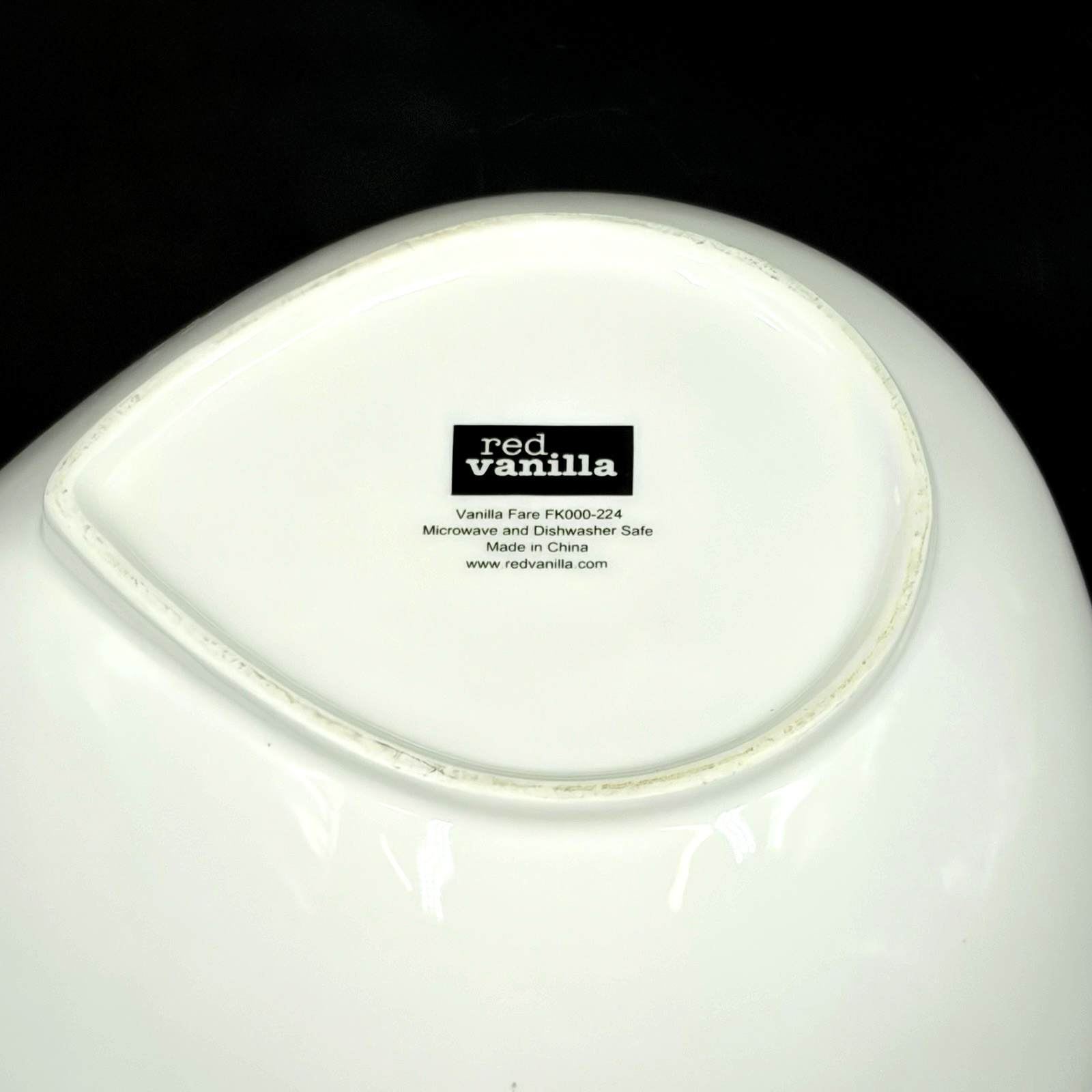 Red Vanilla White Teardrop Serving Bowl 8” x 9″ x 3.75″ Vanilla Fare FK000-224