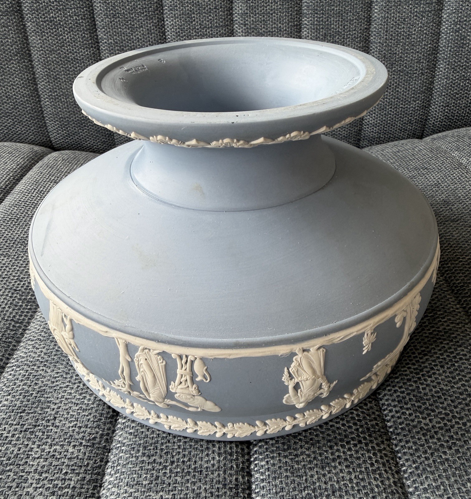 1963 Vintage Wedgwood Blue & White Jasperware Neoclassical Pedestal Bowl