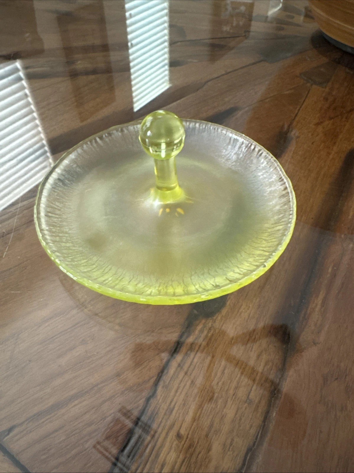 Antique 1920’s Fenton Vaseline Topaz Stretch Lemon Ring Holder
