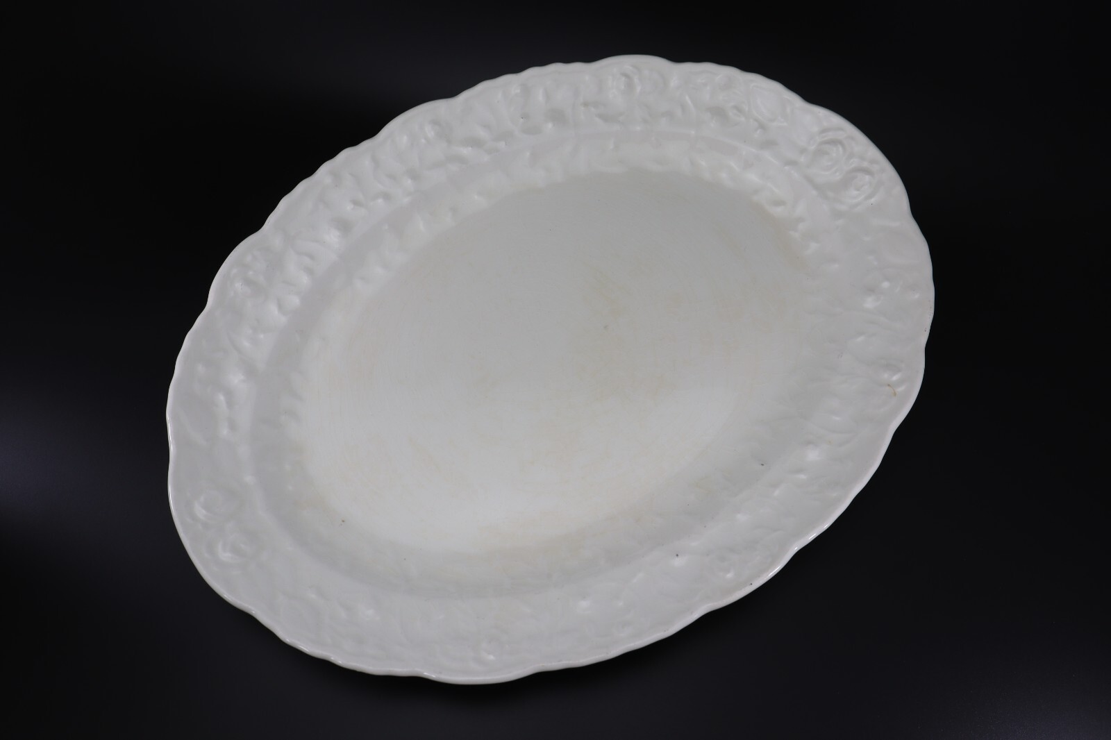 Pope Gosser Rose Point Oval SERVING PLATTER 13 1/4″ White Raised Roses Vintage c