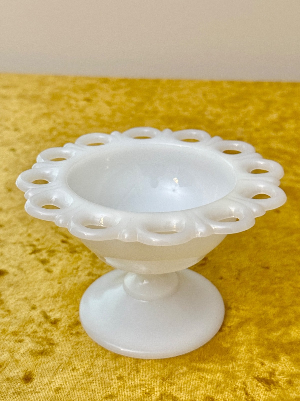 Vintage Anchor Hocking OLD COLONY LACE EDGE Milk Glass Compote Candy Dish, 5″ W