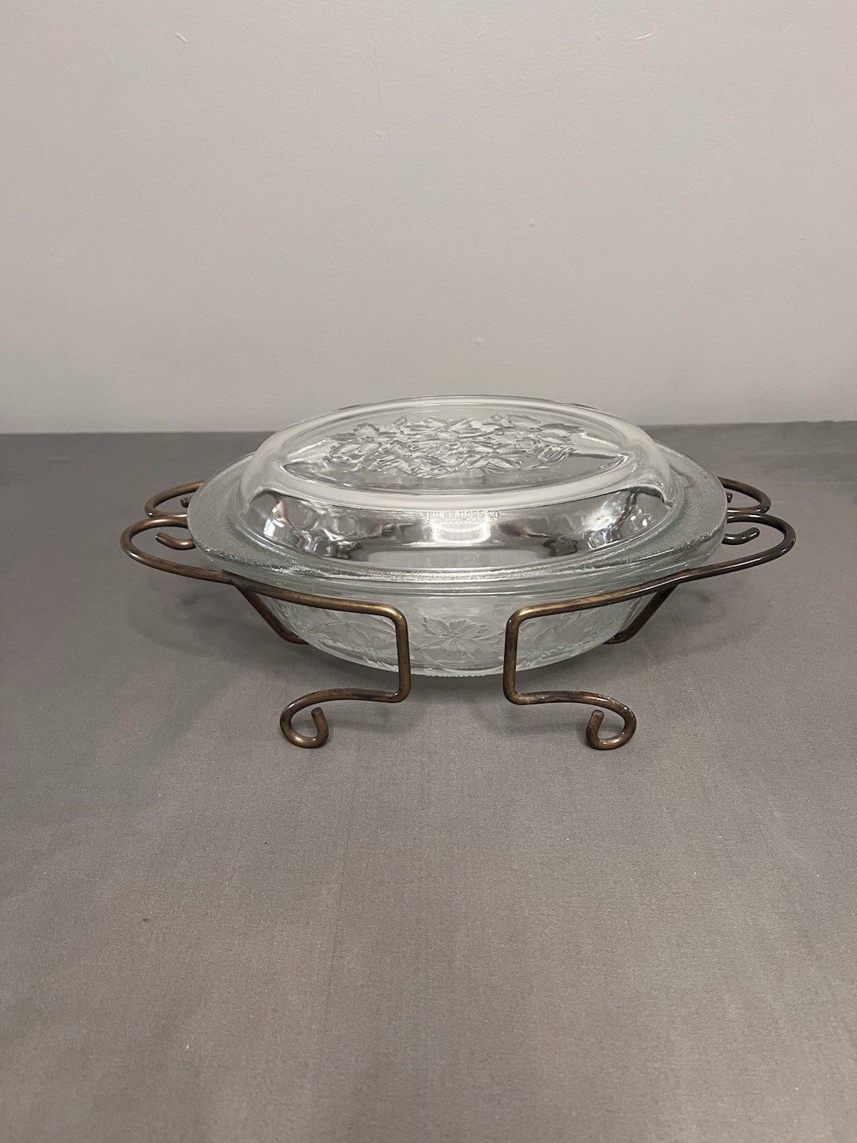 VTG Princess House Fanstasia Design 2.5 Qt Crystal Casserole Dish W/ Stand & Lid