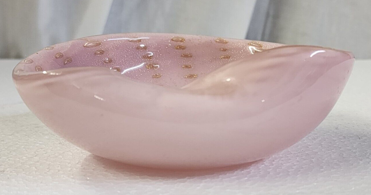 Barbini Shell Glass Bowl Pink Murano Controlled Bubble pinched side Pink