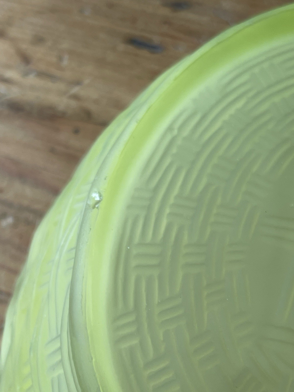 HEN ON NEST 7″ YELLOW FROSTED VASELINE URANIUM GLASS Canary BASKET WEAVE BASE