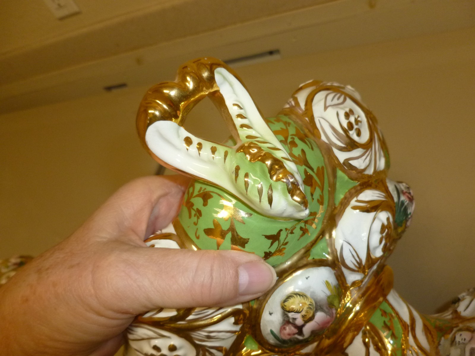 Vintage Handpainted Capodimonte Italy High Relief Bon Bon Dish w/ Cherubs