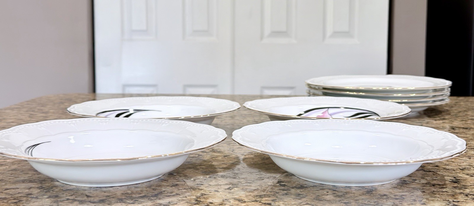 Danish Design Atelier Imported Pink Floral 8 Pc Dinnerware Set Scallop Gold Rim