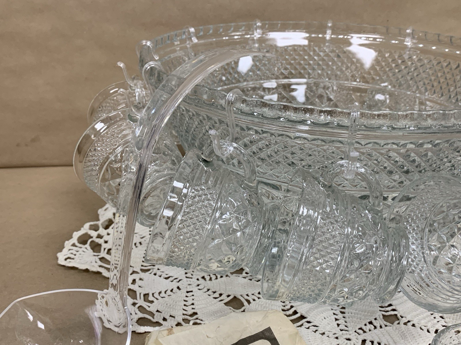 Vintage Anchor Hocking Wexford Punch Bowl Set With 17 Cups Hooks & Ladle