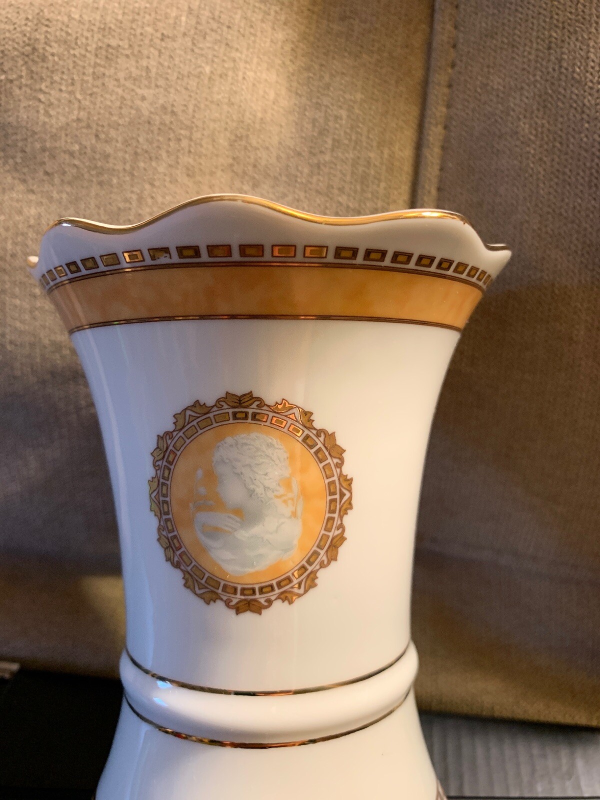 VTG European Home Decor T Bavaria Germany Design Cameo Vase with gold accents