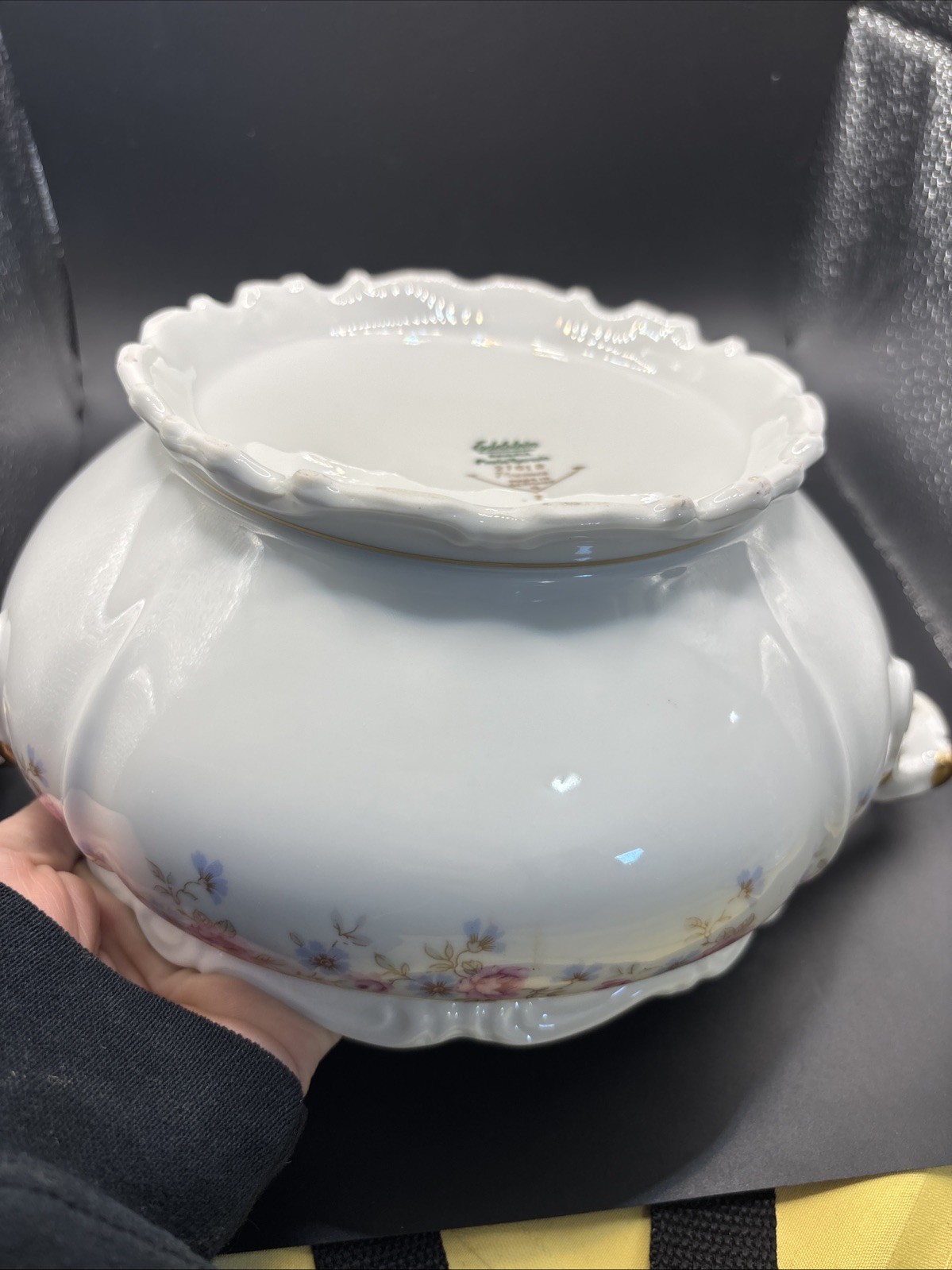 VINTAGE EDELSTEIN MARIA THERESIA FLORENCE FOOTED COVERED VEGETABLE TUREEN