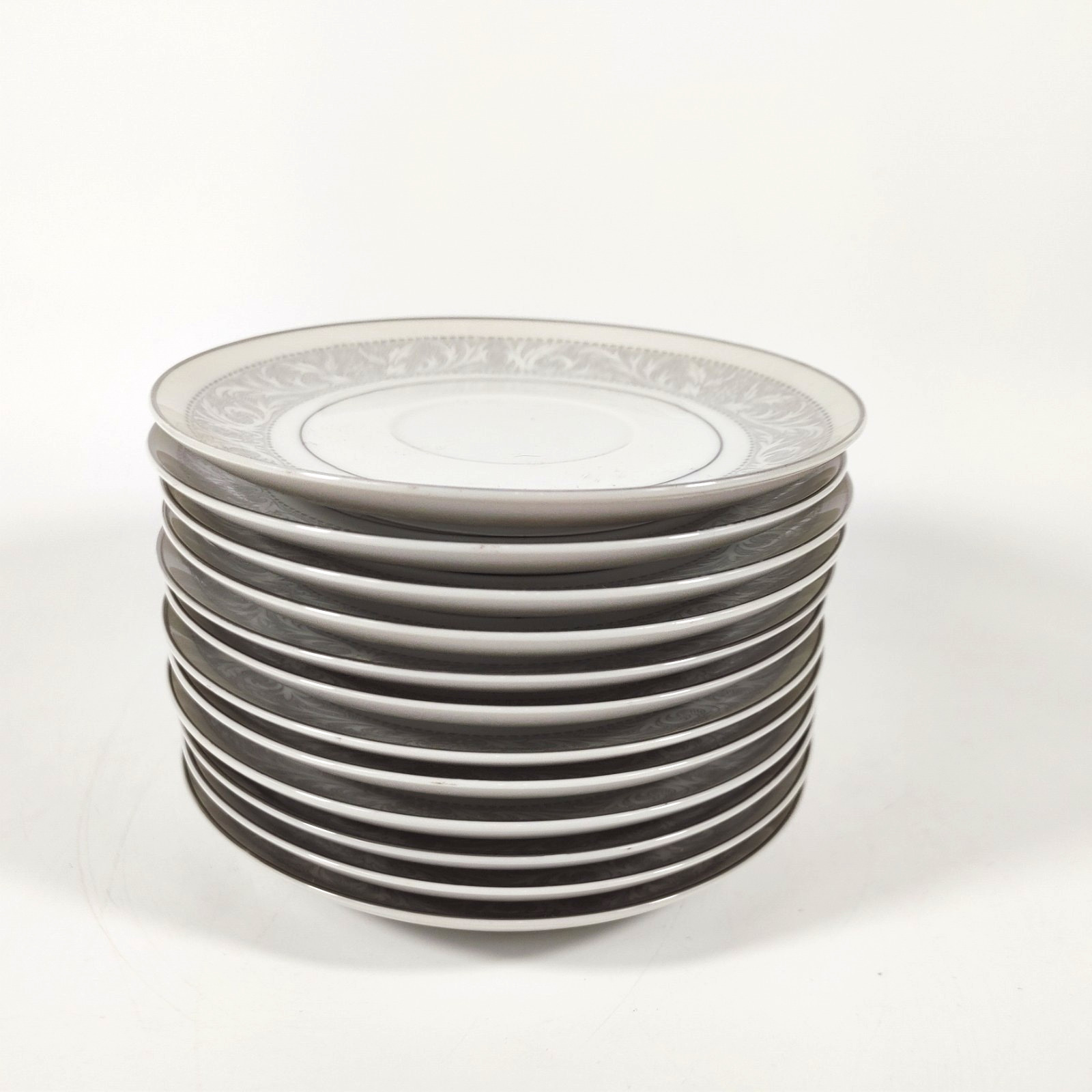 12 Imperial China Whitney W Dalton Model 5671 Bread and Butter Plates 6.5 in