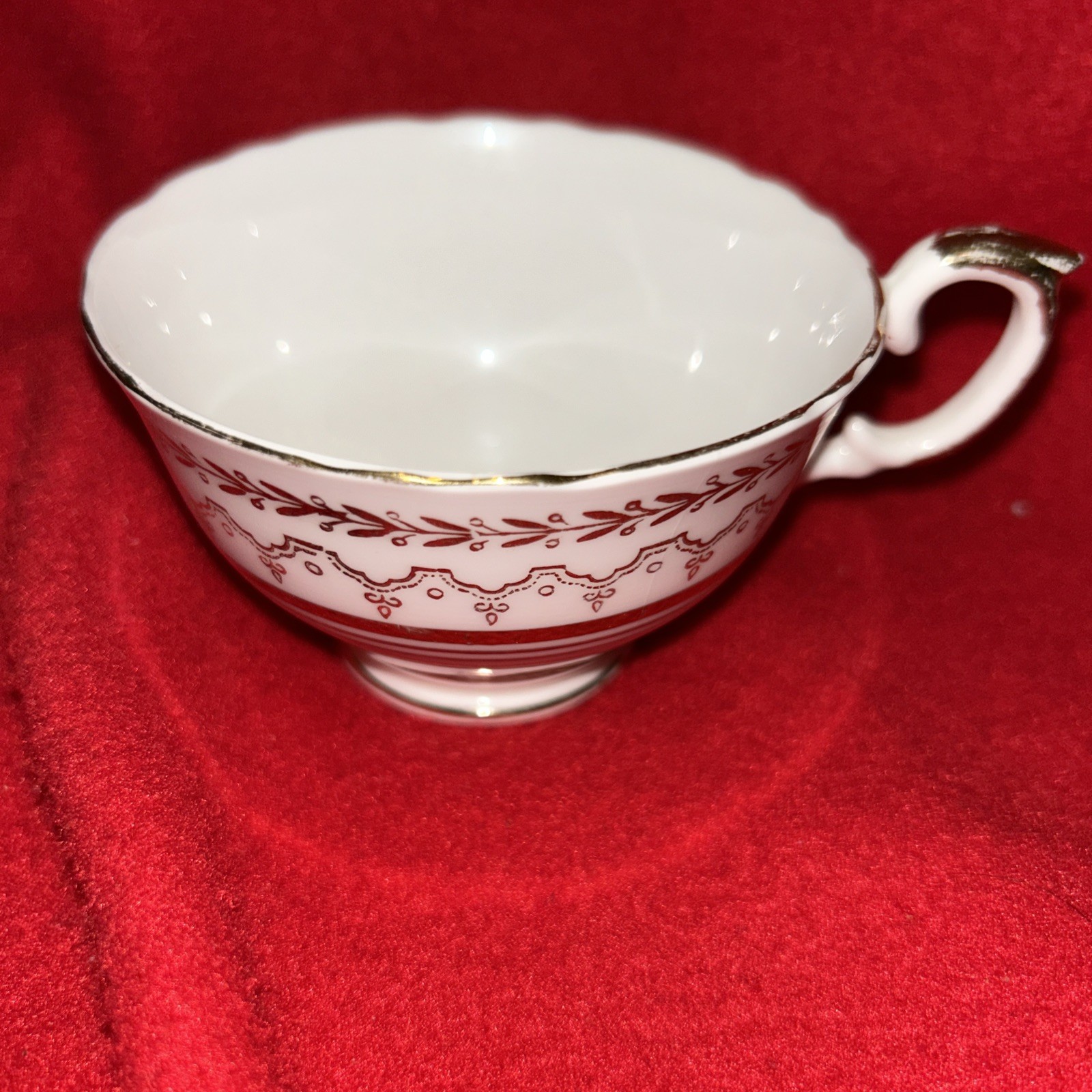 Vintage Crownford Fine Bone China Tea Cup & Saucer White Gold Filigree England