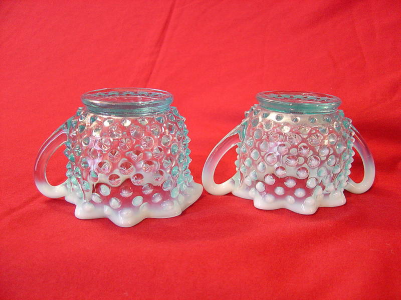 VINTAGE FENTON ART GLASS SUGAR CREAMER BLUE OPALESCENT HOBNAIL 2 PIECE SET