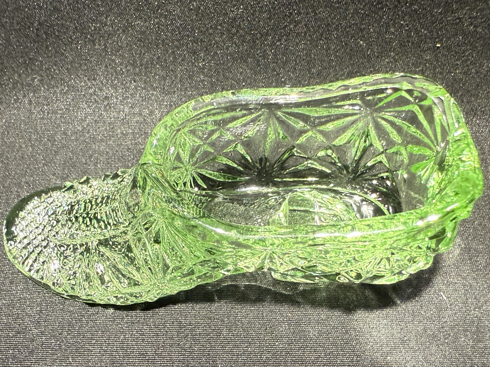 Green Vaseline glass floral shoe slipper boot uranium daisy & button pattern art