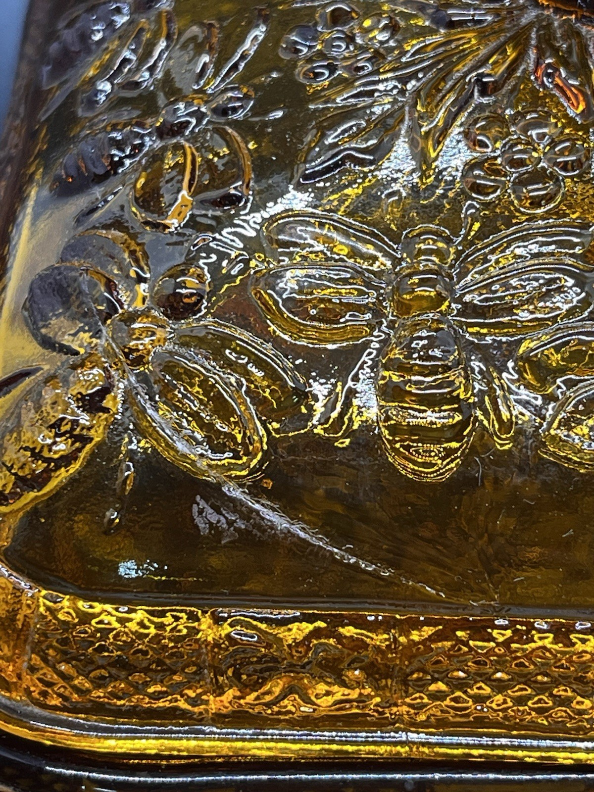 Vintage Tiara Indiana Glass Honey Bee Box Amber Square Dish With Lid