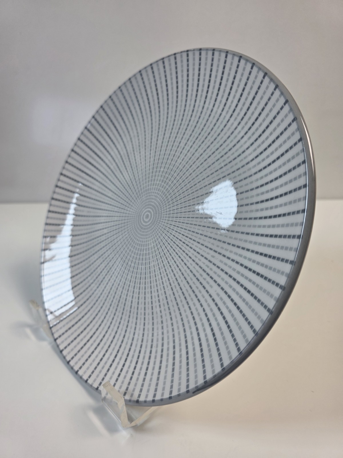 Gray and White Optical Illusion Dinner Plate 10 3/8″