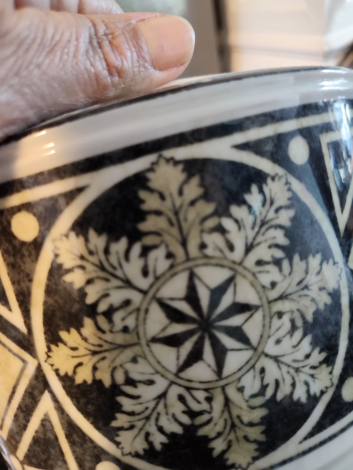222 Fifth San Marco Black and White EUC