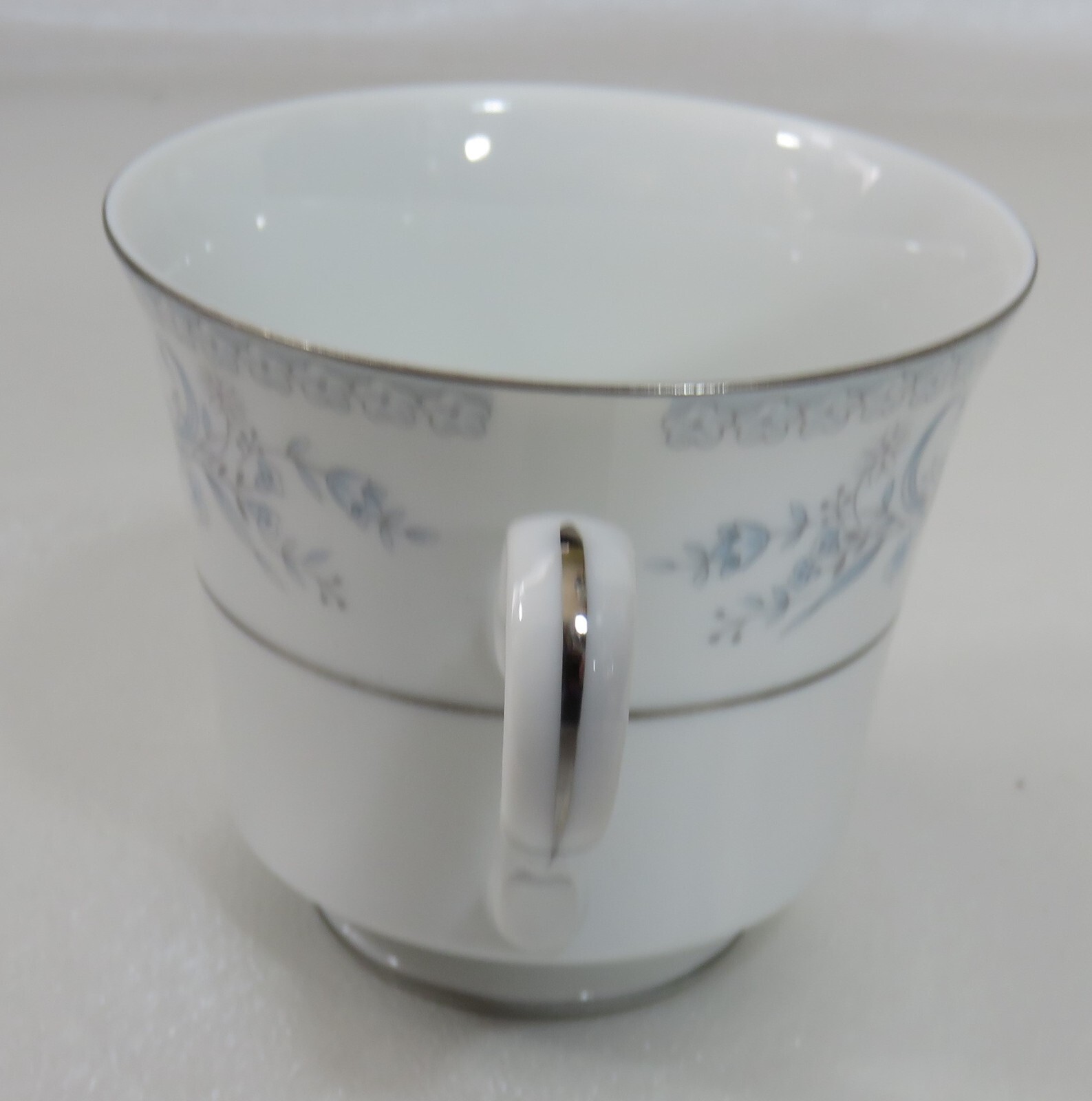 Mikasa Fine China Cup & Saucer DRESDEN ROSE White Blue Flowers – Platinum Trim