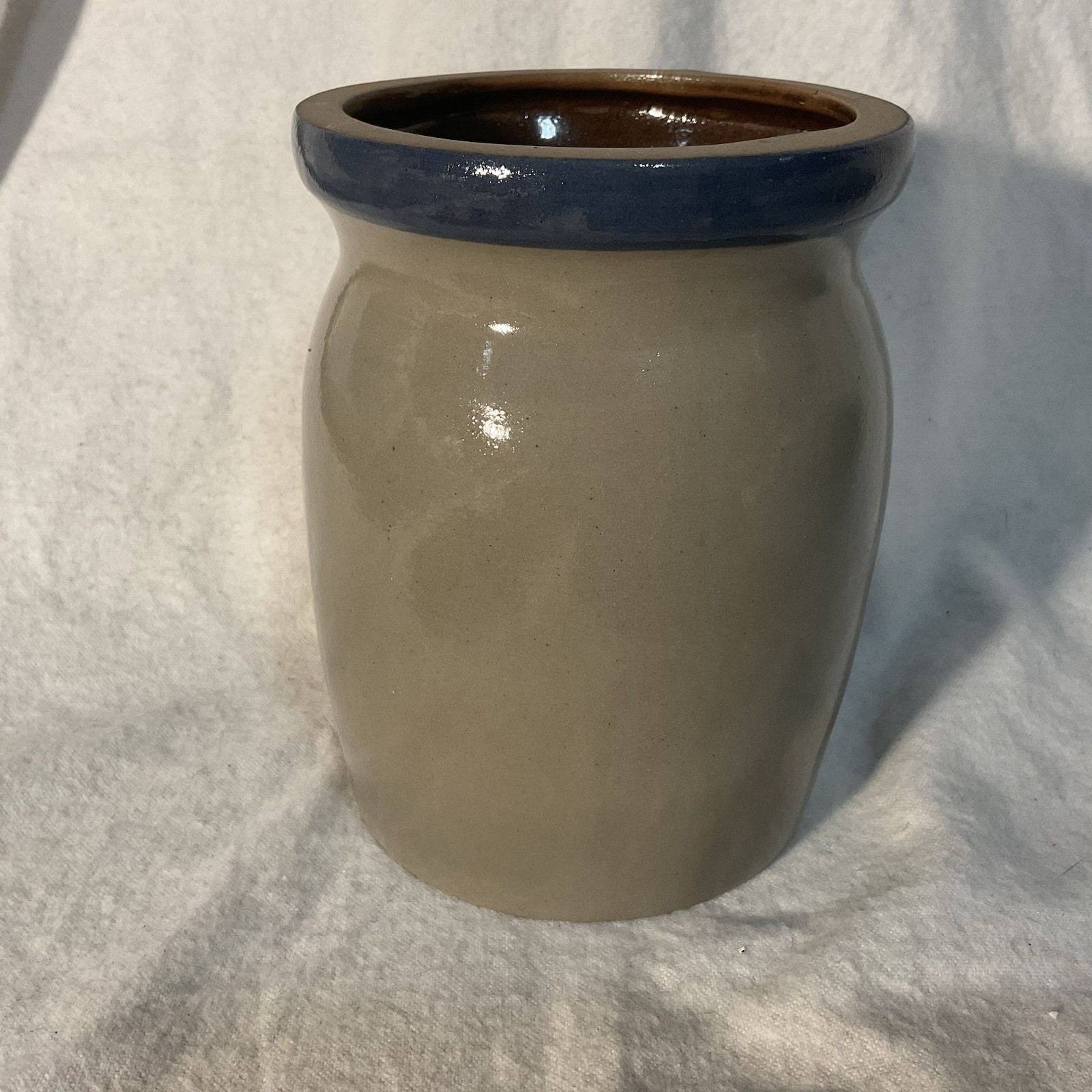 BBP Beaumont Brothers- 5-1/2″ Salt Glazed Stoneware Bear Crock / Vase- 1996