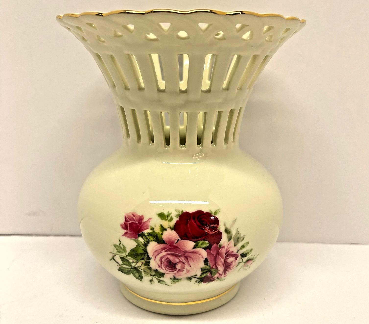 Formalities Baum Bros Victorian Rose Pierced Lattice Rim 5.5″ Vase-Vintage