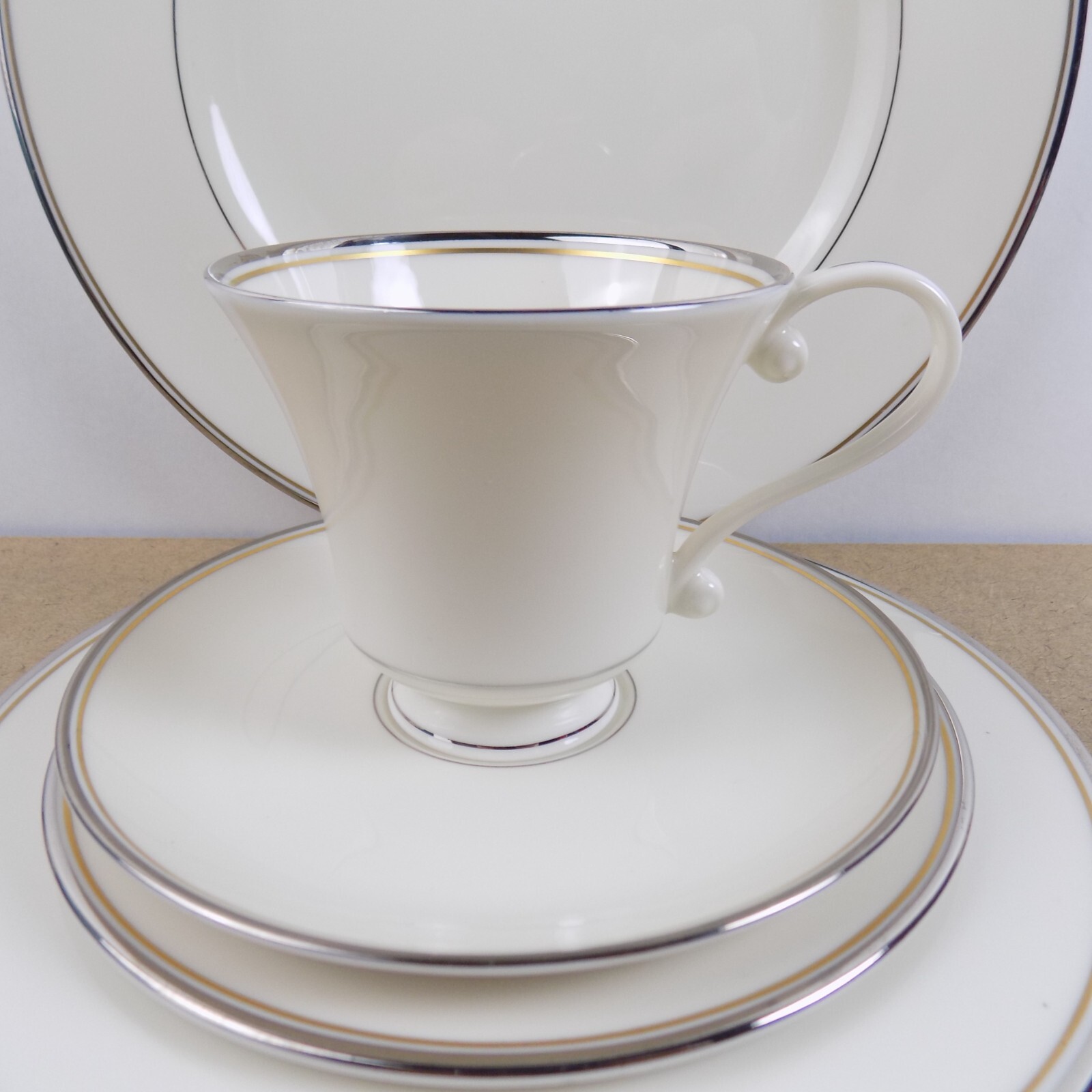 Pickard Debonair 5pc Place Setting Fine China USA Gold & Platinum Trim