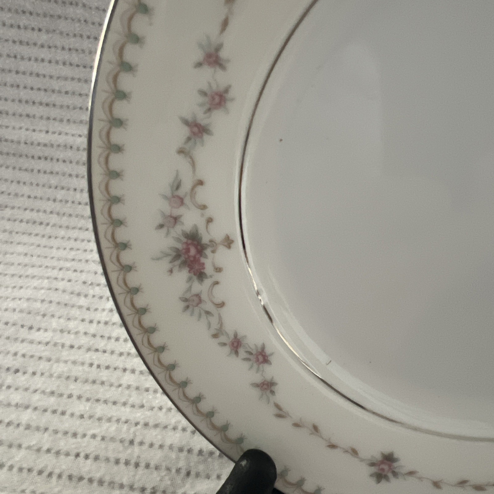 Noritake China Fairmont 6102 Dessert Plates 6.25in