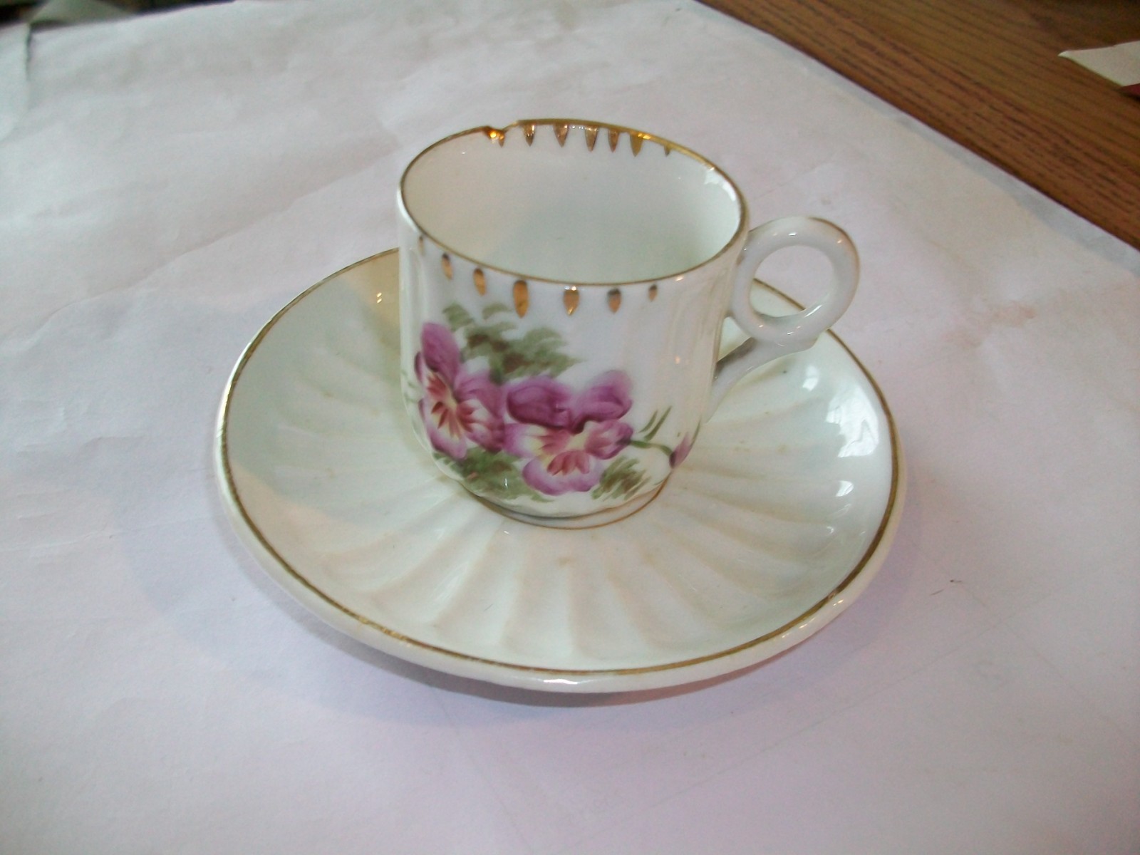 Mixed lot of 3 Porcelain Demitasse Cups & Saucers