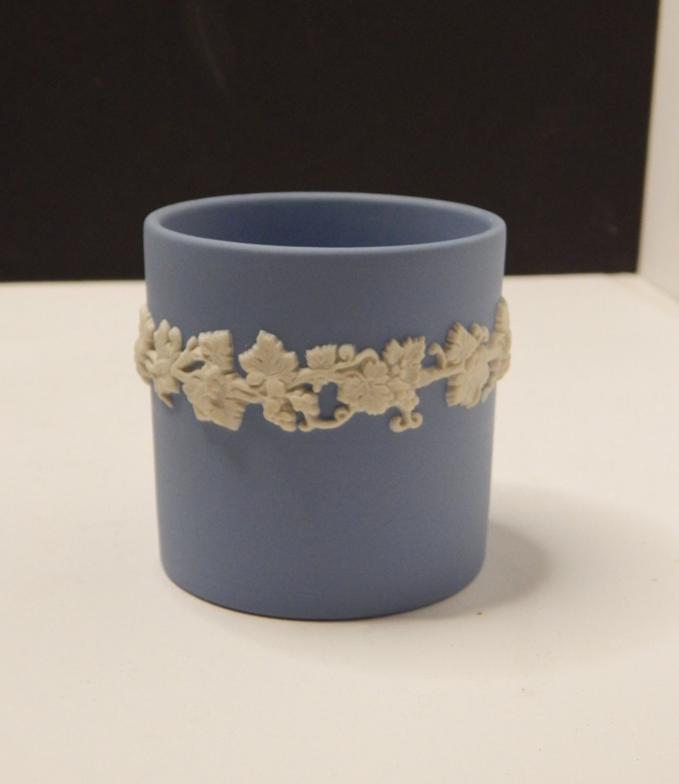 Wedgwood Jasperware Small Cup Blue Cream Grapes Vine England Vintage NOS