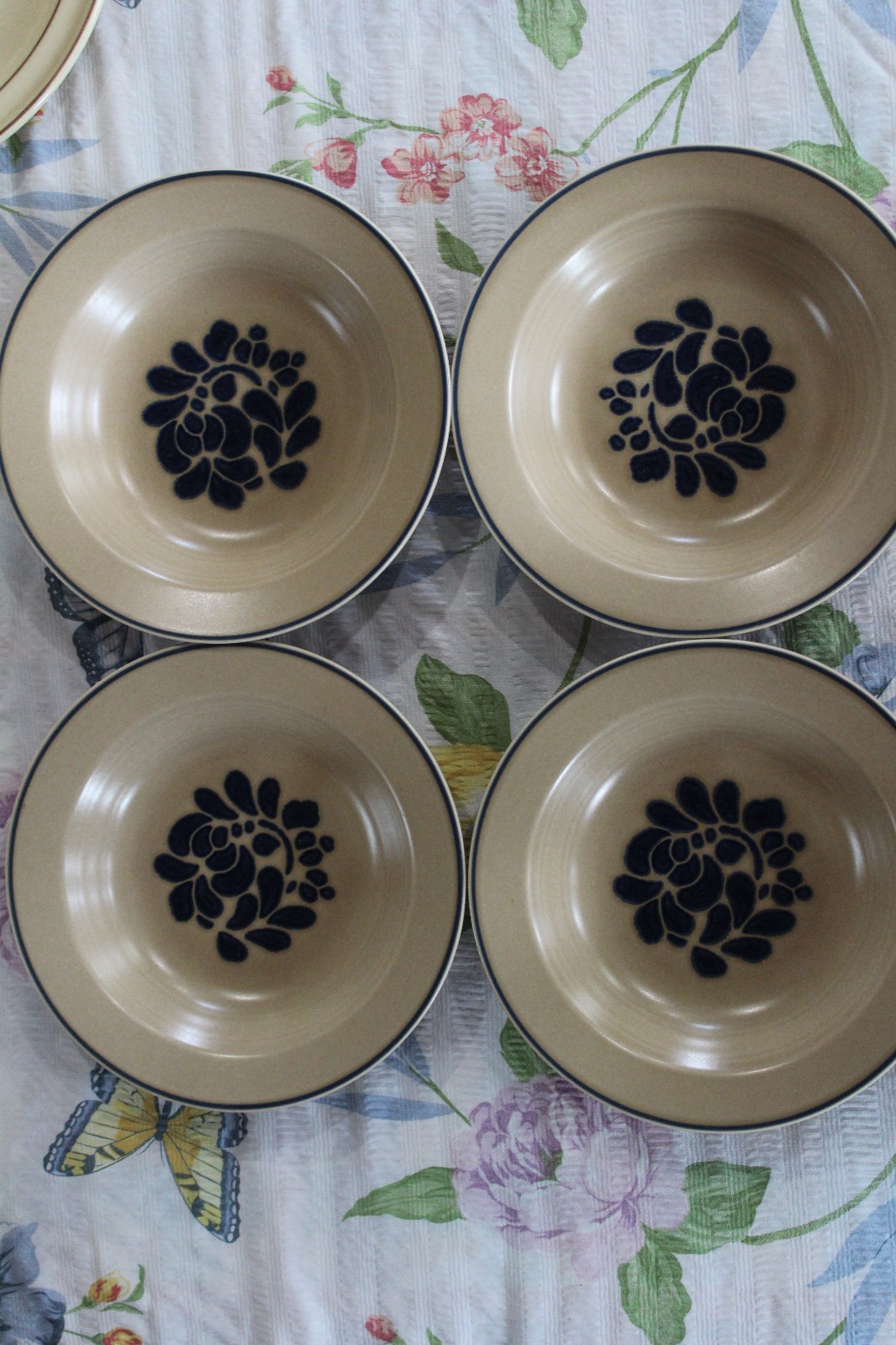 Pfaltzgraff Folk Art Soup/Salad Bowl Stoneware Blue Floral Used Sold Separately