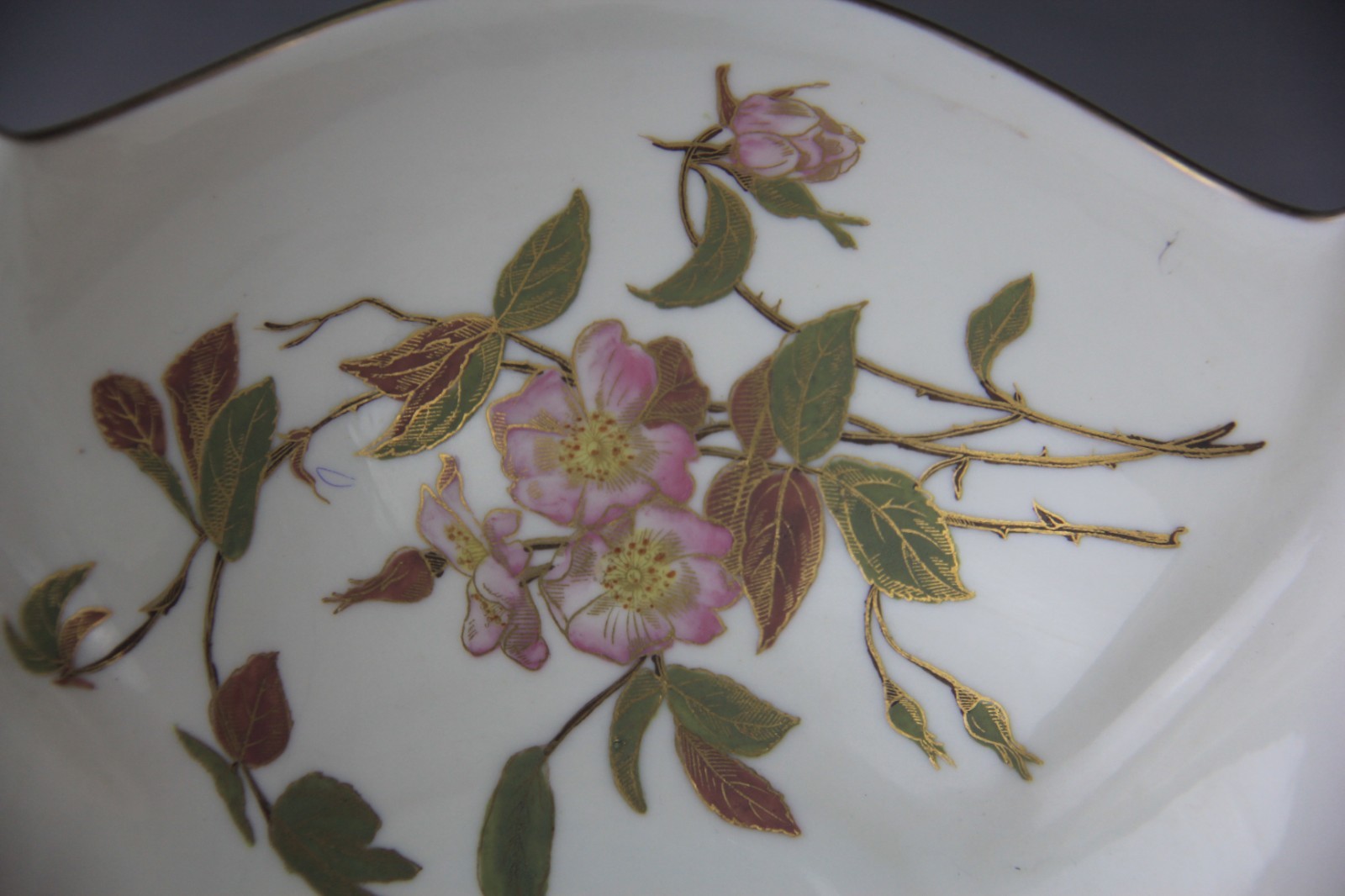 Antique Royal Worcester Large Blush Ivory Double Handled Centerpiece Bowl 1435
