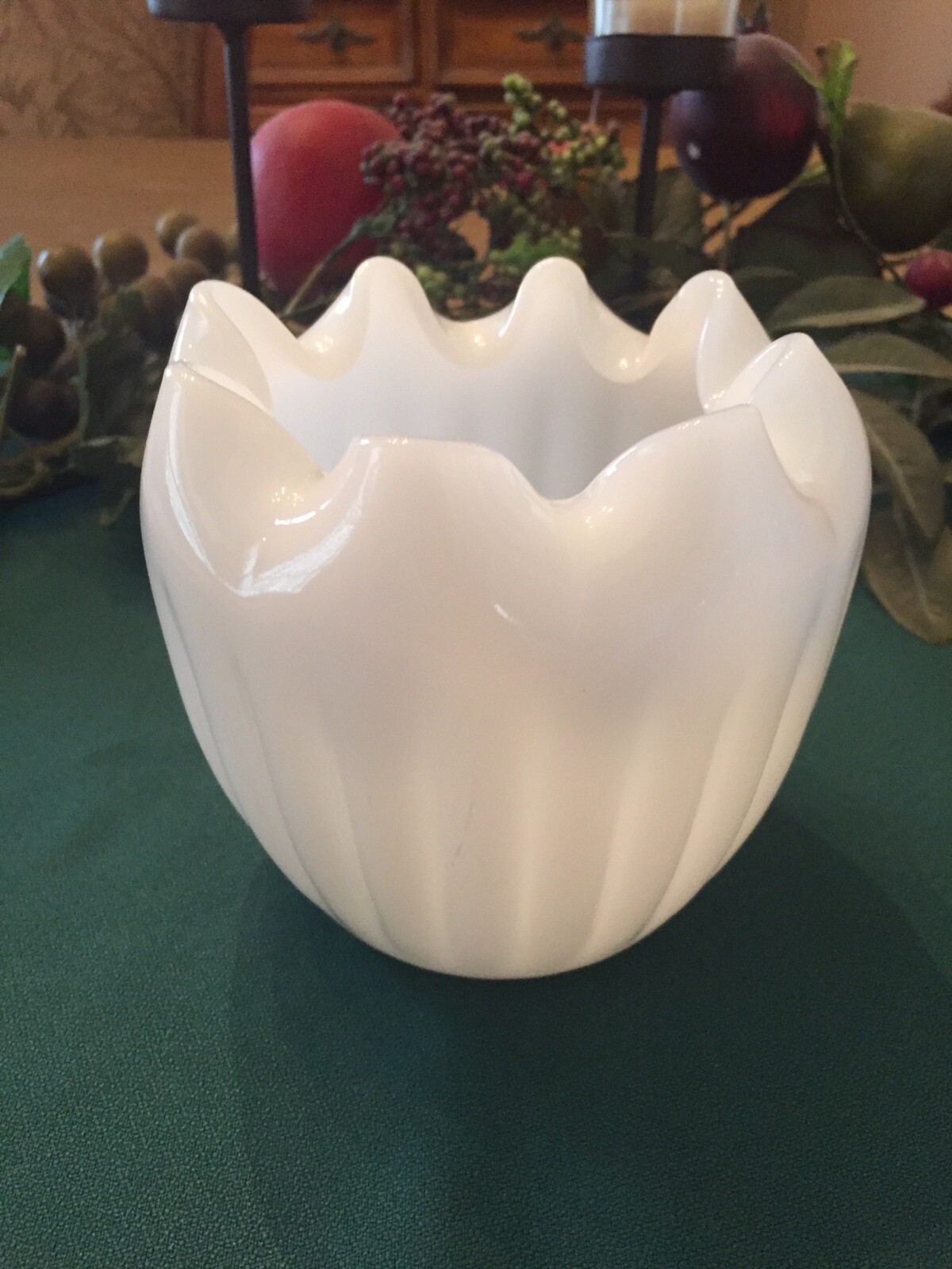 Vintage White Milk Glass Vase Flower Pot Rose Bowl Pinched Top Ribbed Sides 4.5″