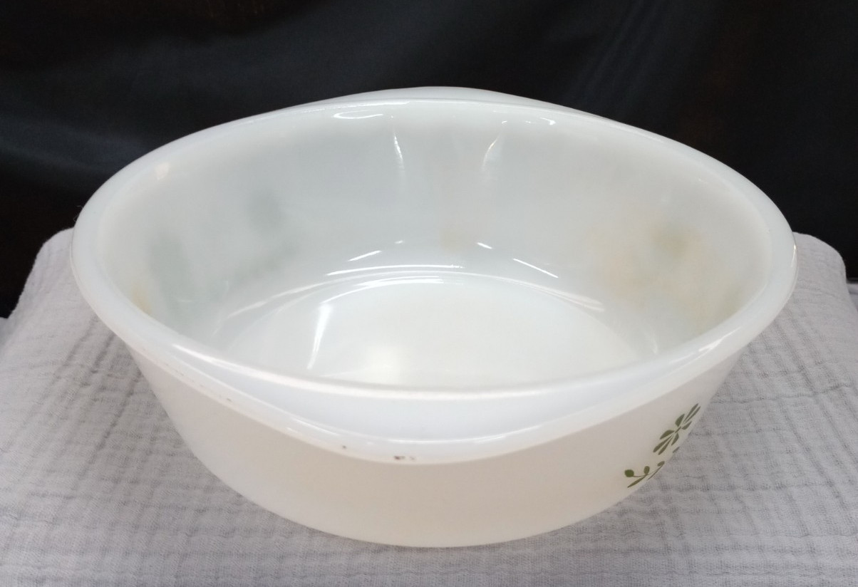 VTG GLASBAKE GREEN DAISY 8.5” J514 2 QT CASSEROLE
