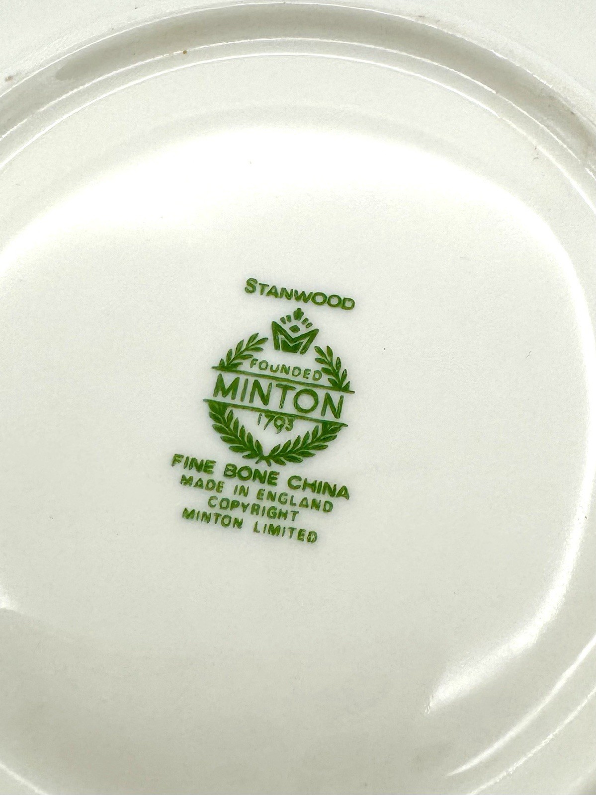 Minton Standwood (Gold Trim) – 5 Piece Place Setting