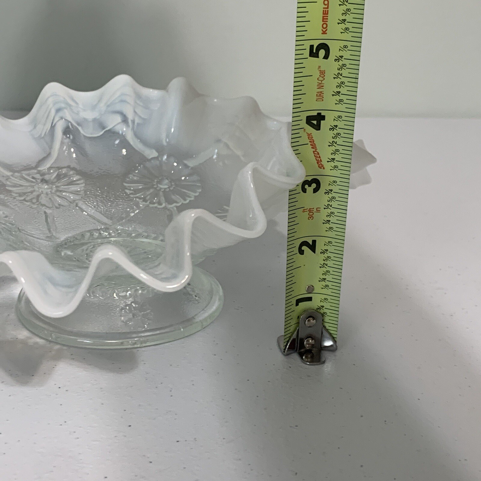 RARE Northwood BLOSSOMS WEB White Opalescent Egyptian Art Deco Glass 8″ Ftd BOWL