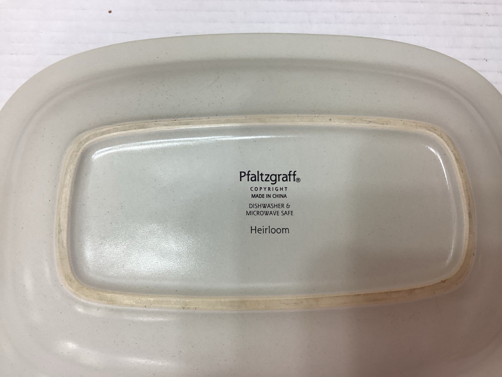 VTG Pfaltzgraff Set Of 2 Heirloom Party Plates (Hard To Find) Dishes Trays