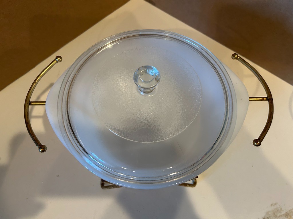 Vintage Glasbake Round Casserole Baking Dish 2 QT with lid & Stand J-152