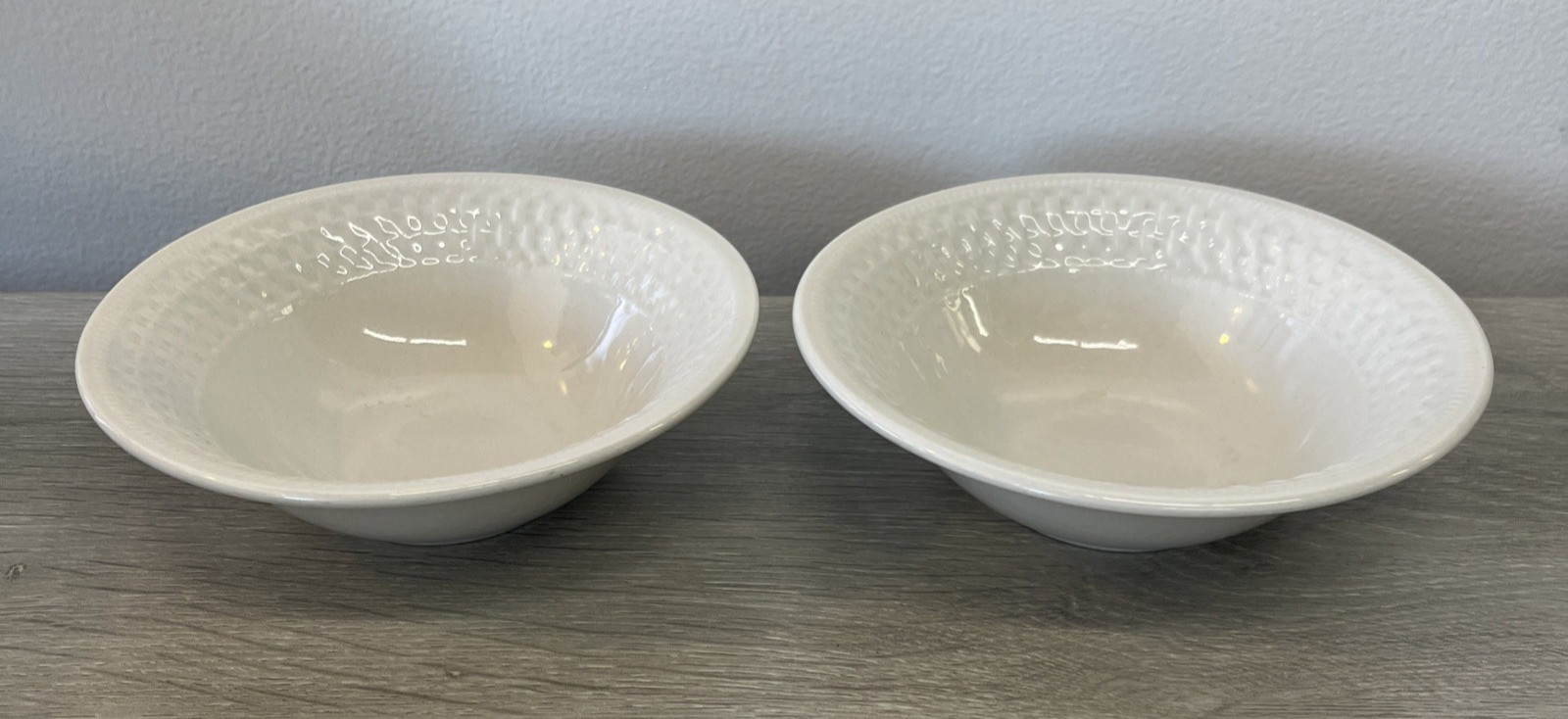 2 Oneida Gourment Wicker 6 3/8 in Fruit/Cereal Bowl White Weave Design