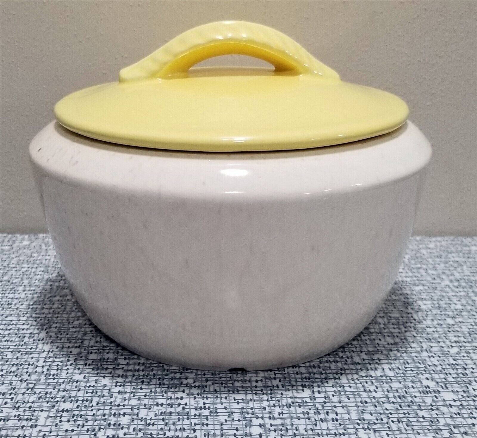 Vtg L44 CALIF California USA POTTERY Covered Dish Leaf Handle Lid Beige & Yellow