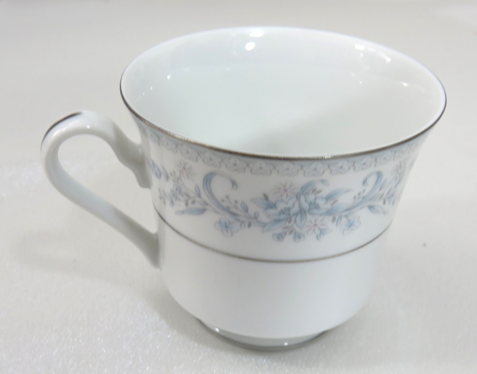 Mikasa Fine China Cup & Saucer DRESDEN ROSE White Blue Flowers – Platinum Trim