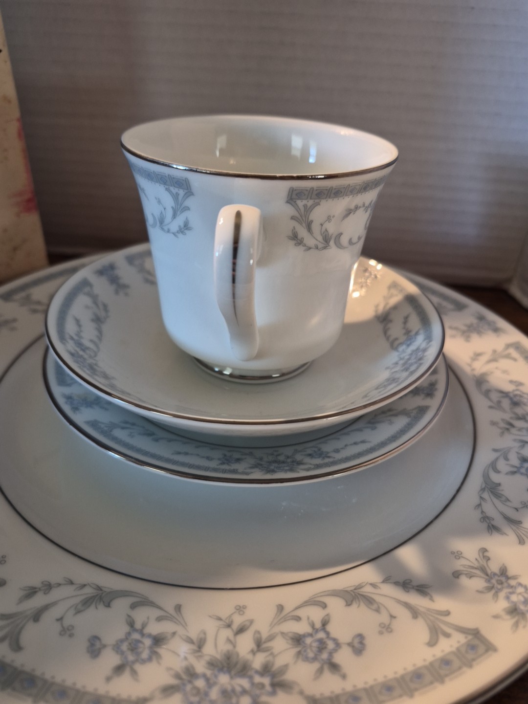 Sheffield Blue Whisper 4 Piece Place Setting Porcelain Fine China Set 1985