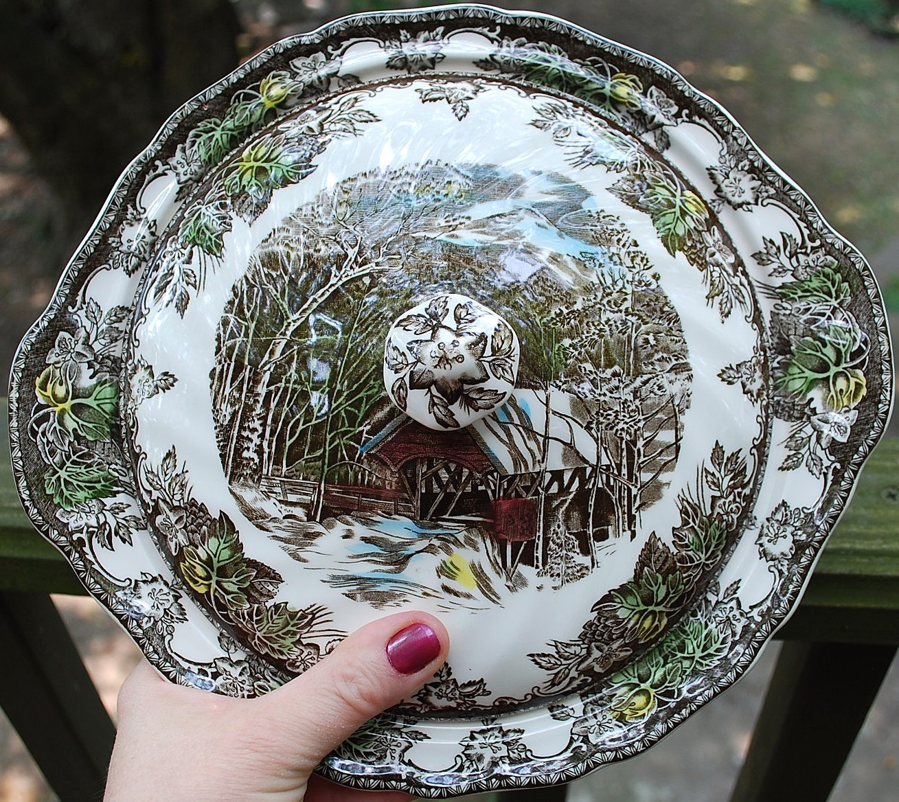 Vtg Johnson Bros COVERED BRIDGE FRIENDLY VILLAGE 10.25″ Covered Veg Dish ENGLAND