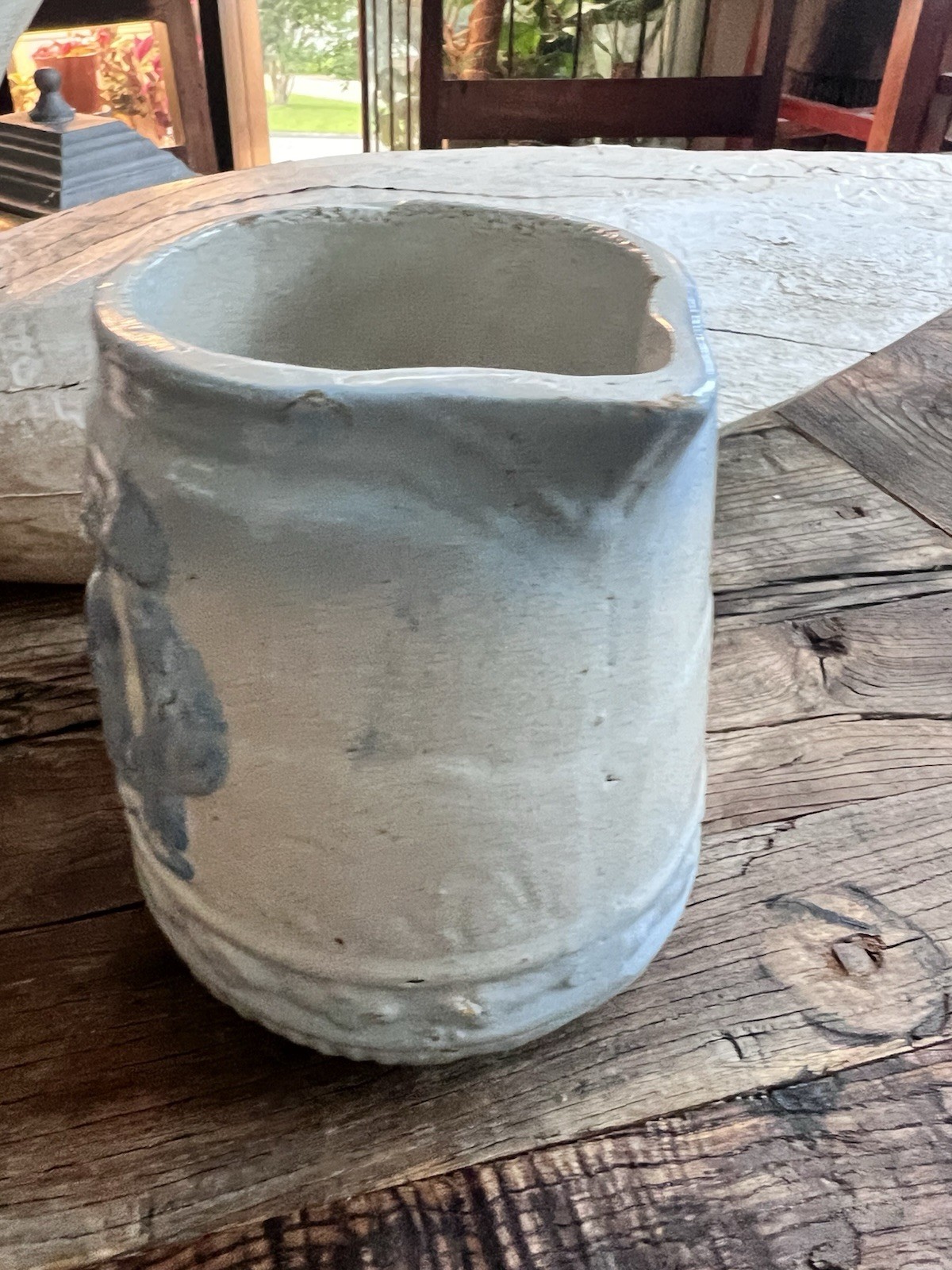 ANTIQUE 1900s BLUE & WHITE SALT GLAZE KISSING DUTCH KIDS STONEWARE PITHCER 7″