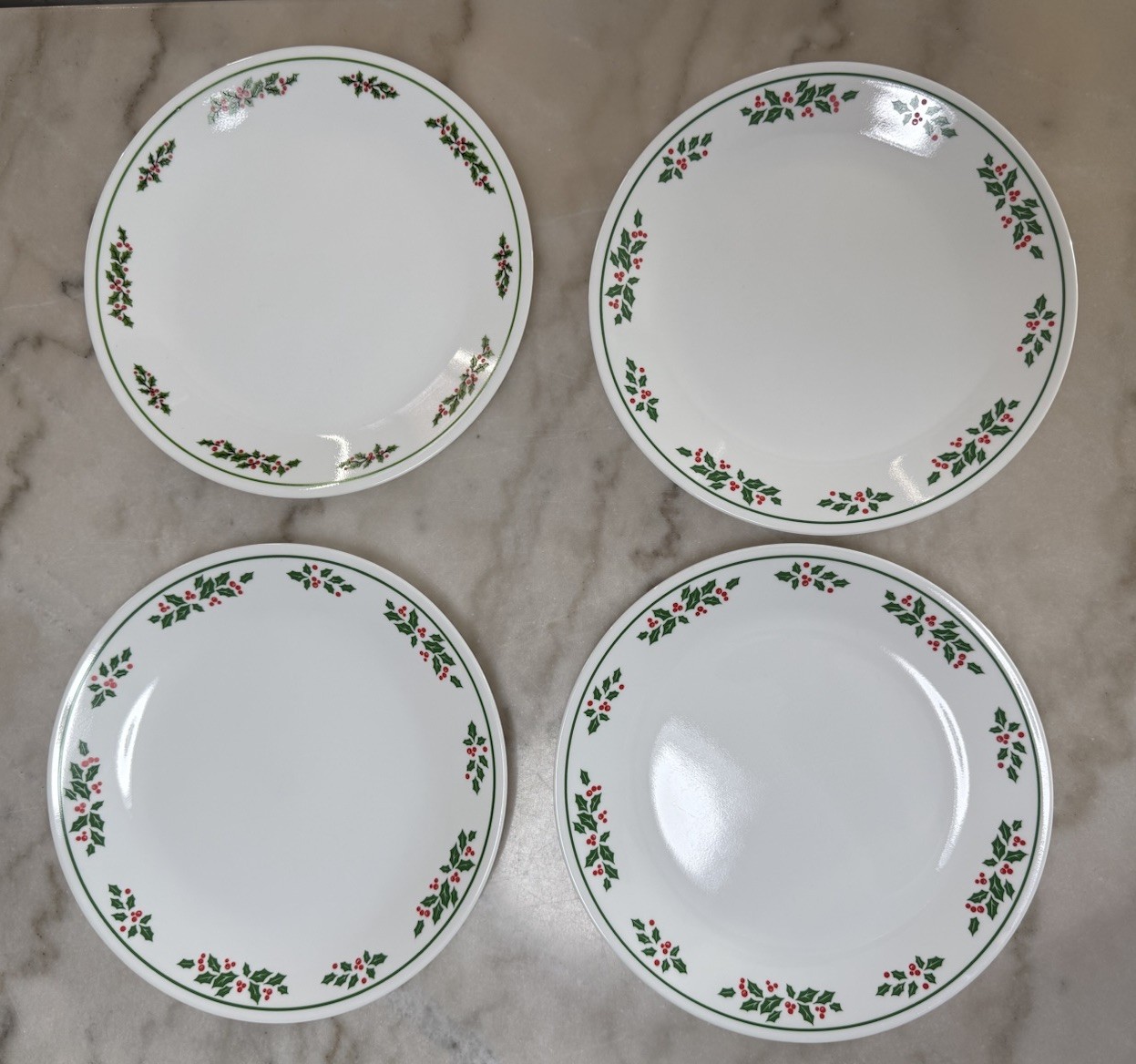Set Of 4 Corelle By Corning Winter Holly Days Christmas Dinner Plates 10-1/4″