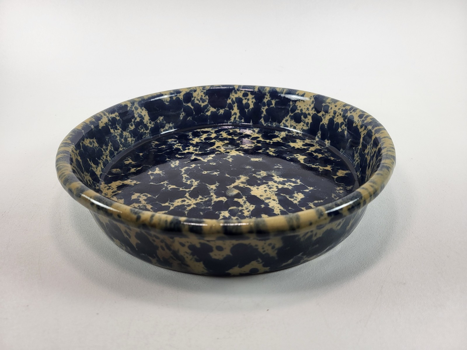 Bennington Pottery Blue Agate Round Baking Dish 10 3/8″ Vermont Spongeware