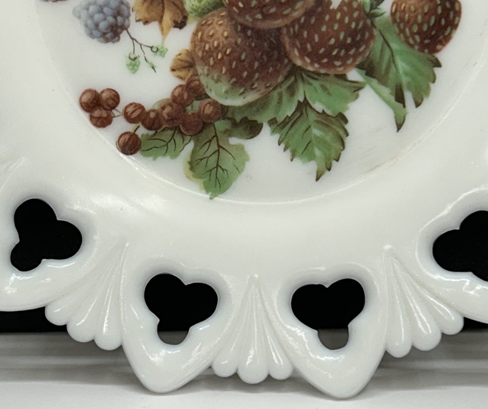 Kemple Milk Glass Plate “Shell & Club” Open Lace Border with Fruit Transfer VTG