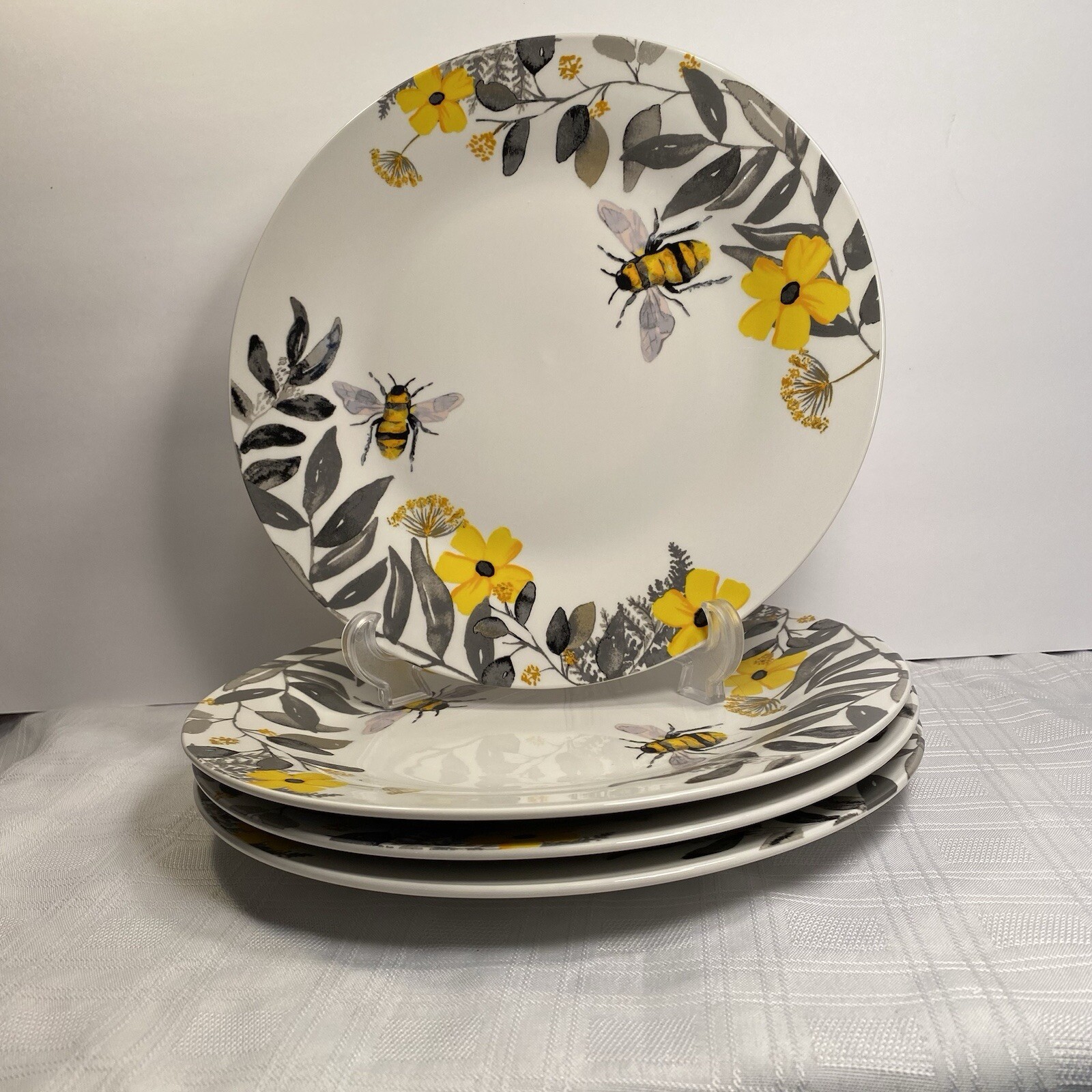 4 Piece Set Royal Norfolk Wht. BumbleBee Flower Yellow And Gray Dinner Plates