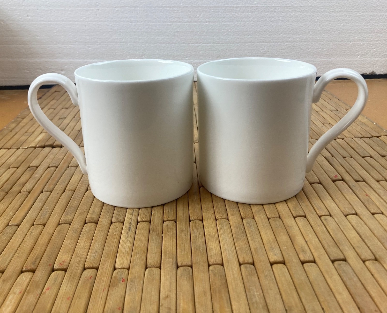 Set of 2 Large White COFFEE MUGS Wedgwood GRAND GOURMET Bone China Cups Tea