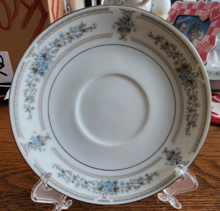 Elington Saucers 6″ (pairs) Wade Fine Porcelain White Blue Flower Platinum !