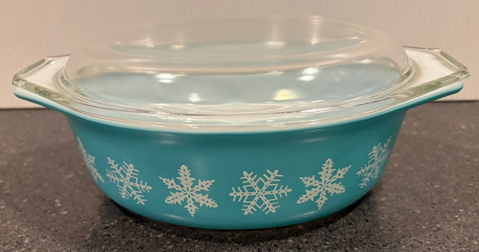 Pyrex 043 Turquoise Snowflake Oval Casserole Dish with Lid 1 1/2 qt vintage EUC
