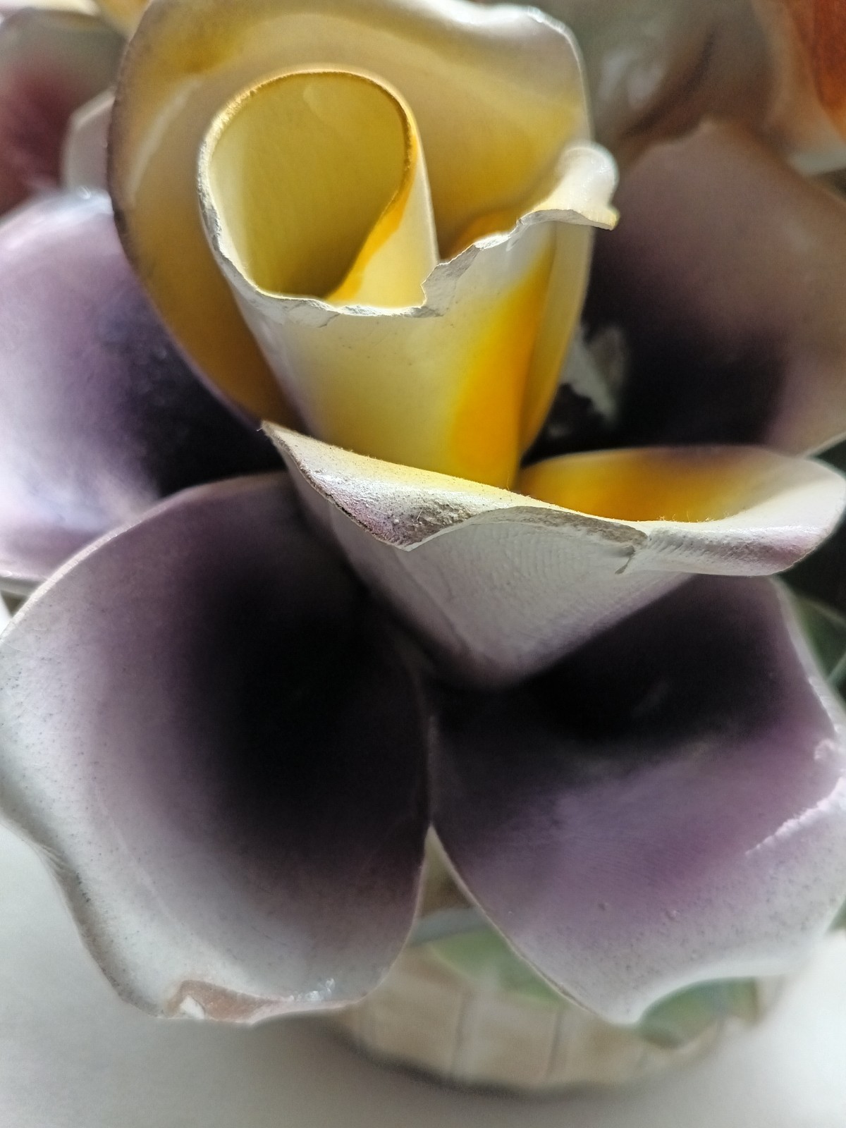 Italian XL Capodimonte Porcelain Flower Footed Floral Center Piece. Plz Read.